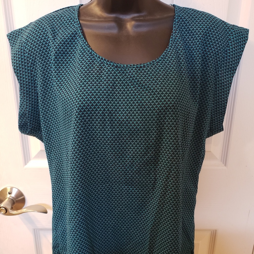 Daniel Rainn green/navy blue top Size Medium